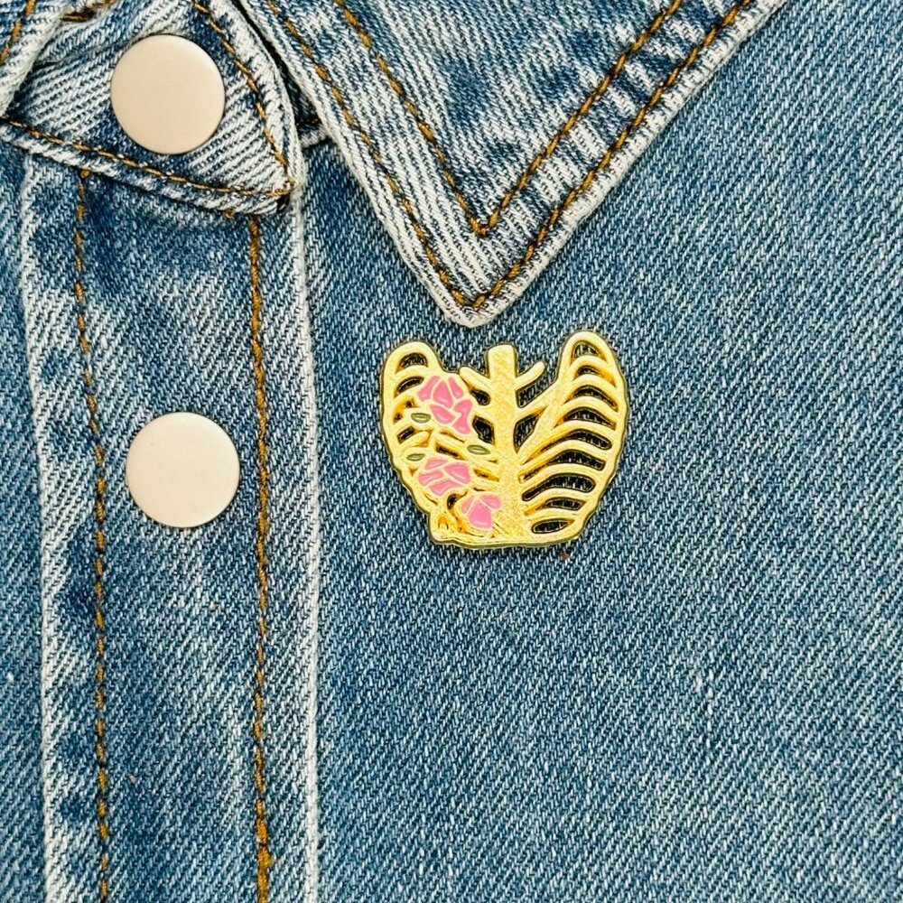🤩Pin jewelry medical school Halloween Human Heart Skull Brooch Enamel Brooch🤩